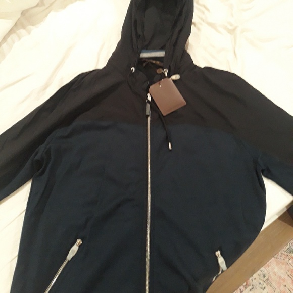Louis Vuitton hoodie - Picture 2 of 5